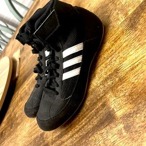 Boys wrestling shoes, size 3